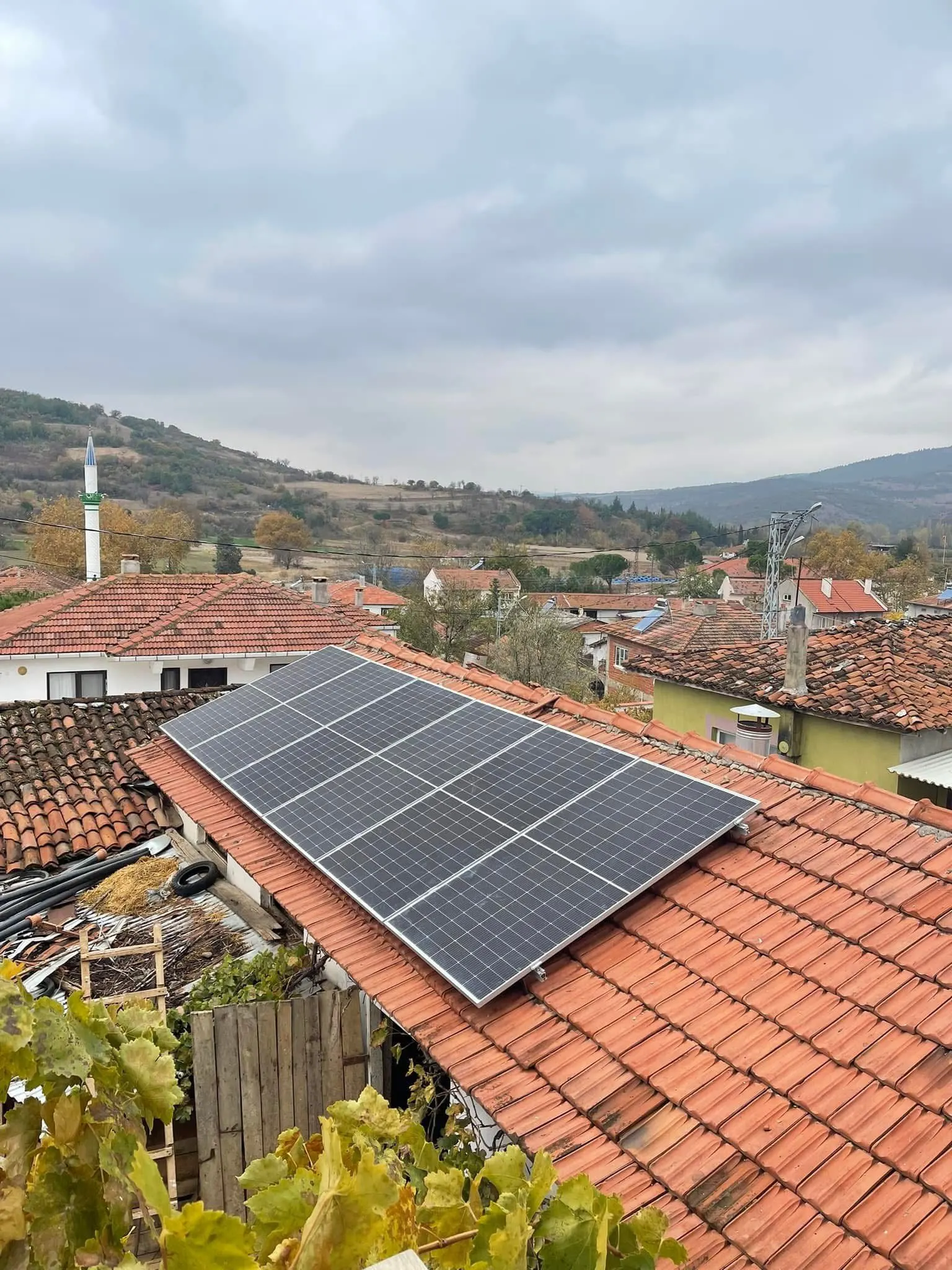 Kırsal bölgede çatı tipi güneş enerjisi projesi